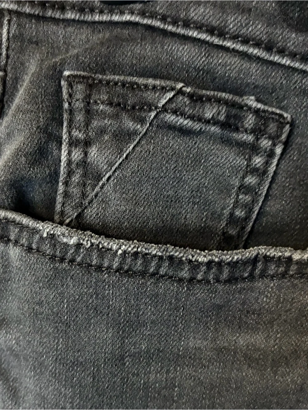 7 For All Mankind Monroe Cut Off Denim Shorts in Black sz 31
